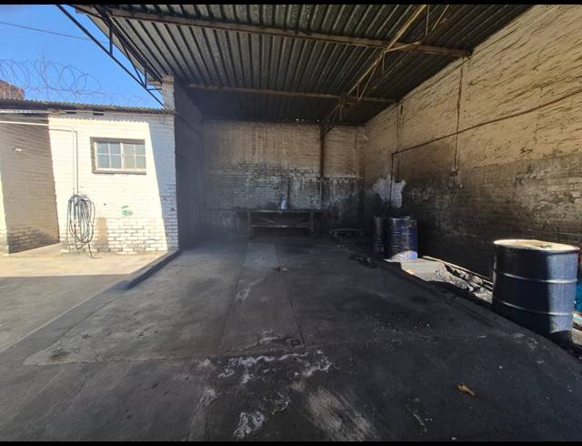 495M² WAREHOUSE TO LET IN KRUGERSDORP CENTRAL